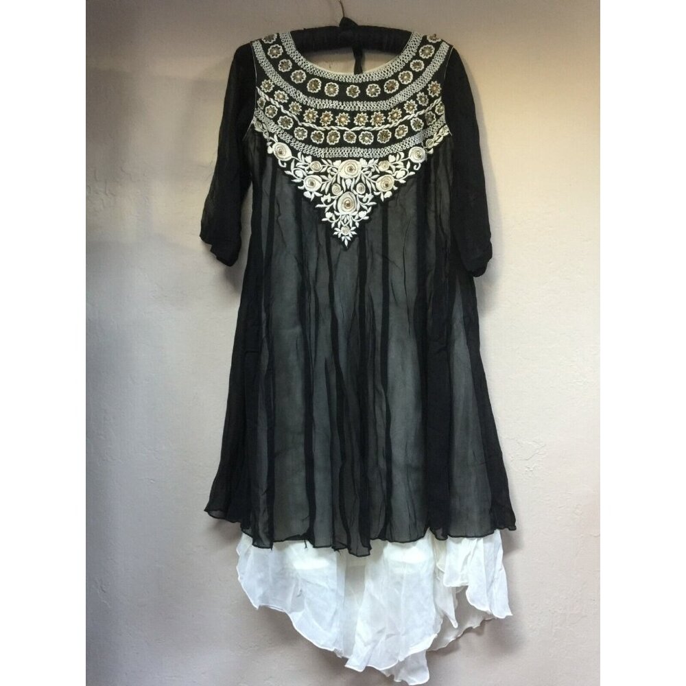 Taruni Women's Scoop Neck Embroidered Double Layer Tunic Kurta Black White